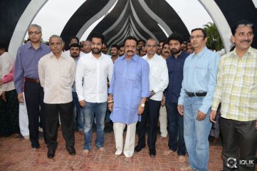 NTR Family Visit to NTR Ghat 2016